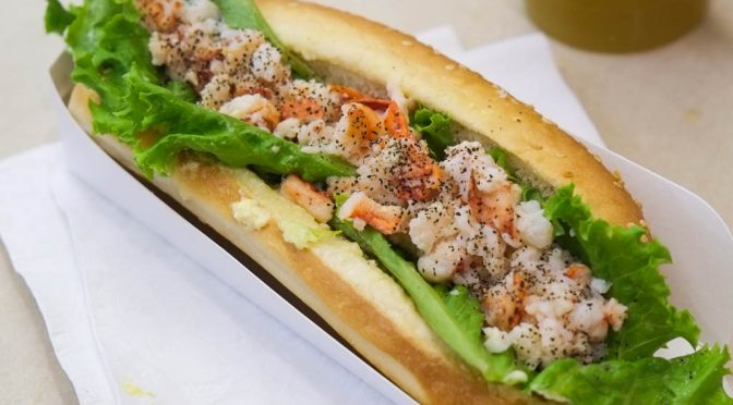 Ghetto Lunch Quickie: Lobster Roll at Sugarcane Bistro & Juice Bar at Kingsgate Mall